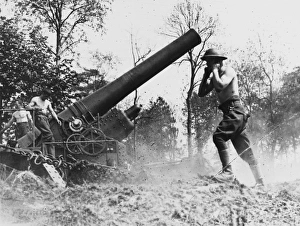 <b class=qtipBold><figcaption>Howitzer 1918</figcaption></b><br>A 12 inch Howitzer gun firing at Louez on the Western Front in France during World War I in May 1918<br><em>© Mary Evans/Robert Hunt Collection</em> Howitzer 1918