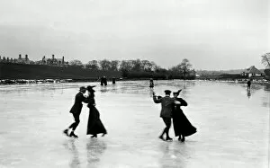 1907 Collection: Ice skating in Winter