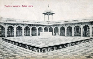 Tiling Collection: The interior of Mughal emperor Akbars Tomb