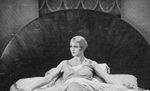 Jeans Gallery: Isabel Jeans in Easy Virtue (1927)