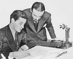 Ivor Novello & Michael Balcon signing a contract (1926) Ivor Novello & Michael Balcon signing a contract (1926)