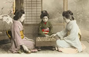 Beautiful Gallery: Three Japanese Geisha girls playing Go