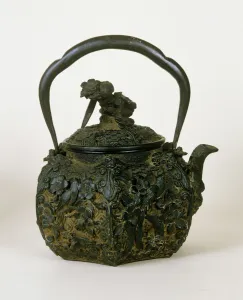 <b class=qtipBold><figcaption>Japanese teapot (stolen)</figcaption></b><br>Japanese teapot (stolen) Date:<br><em>© The Institution of Mechanical Engineers/Mary Evans</em> Japanese teapot (stolen)