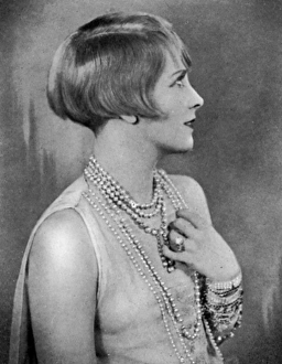 Joan Bourdelle as Lorelei Lee in Gentlemen Prefer Blondes Joan Bourdelle as Lorelei Lee in Gentlemen Prefer Blondes