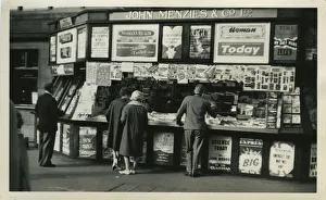 John Menzies Newsagents Shop - Stand, Railway Station, Glasgow, Lanarkshire, England John Menzies Newsagents Shop - Stand, Railway Station, Glasgow, Lanarkshire, England
