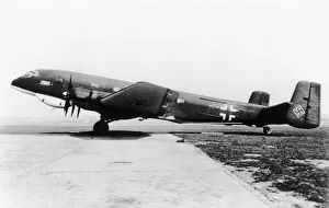 <b class=qtipBold><figcaption>Junkers Ju-290 V-1 prototype</figcaption></b><br>Luftwaffe Junkers Ju-290V-1 Parked Date: 1940s<br><em>© aviation-images.com / Mary Evans Picture Library</em> Junkers Ju-290 V-1 prototype