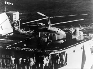 <b class=qtipBold><figcaption>Kamov Ka-27 Helix</figcaption></b><br>Russian Navy Kamov Ka-27 Helix Helicopter Date: 1982<br><em>© aviation-images.com / Mary Evans Picture Library</em> Kamov Ka-27 Helix