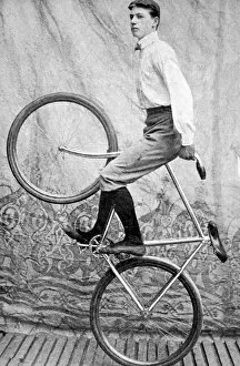 Images Dated 12th July 2004: Kaufmann Trick cyclist at the London Hippodrome, 1901