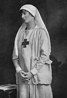 Harrogate Gallery: Lady Furness as a nurse, WW1