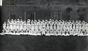Large group of nurses - WW1 era - Trainees? Large group of nurses - WW1 era - Trainees?