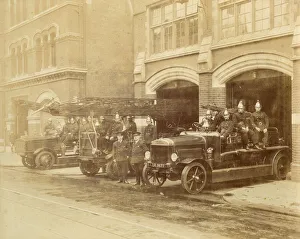 LCC-LFB engines and crews, Whitechapel fire station LCC-LFB engines and crews, Whitechapel fire station
