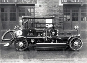 London Fire Brigade Museum Gallery: LCC-LFB Holloway fire station with motorised pump