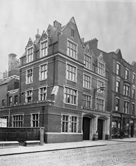 Islington Gallery: LCC-LFB Islington fire station, North London
