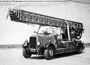 Ladder Gallery: LCC-LFB Leyland Metz 100 foot turntable ladder
