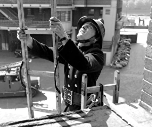 LCC-LFB Recruit fireman training at Brigade HQ, SE1