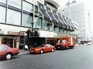 Images Dated 31st May 1996: LFDCA-LFB Fire investigation unit at a hotel fire