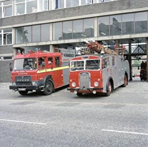 Related Images Collection: LFDCA-LFB Vintage fire engine at Clapham fire station