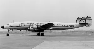 Lockheed 1049G Super Constellation of TWA's N7104C at I Lockheed 1049G Super Constellation of TWA's N7104C at I