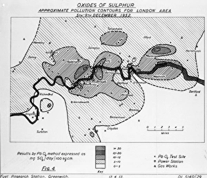 <b class=qtipBold><figcaption>London smog map</figcaption></b><br>London smog, 1952, pollution contours diagram of oxides of sulphur Date: 5th-9th December 1952<br><em>© Mary Evans / National Archives</em> London smog map