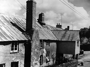 Longlands Gallery: LONGLANDS FARMHOUSE