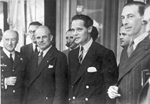 Airport Gallery: Lt Gen James Doolittle and Grp Capt Douglas Bader