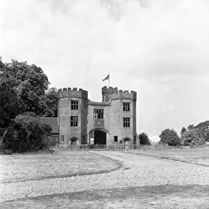 Tudor Gallery: Lullingstone Castle Gatehouse