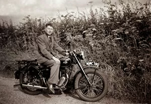 Veteran Collection: Man on a 1946 AJS 350cc Model 16
