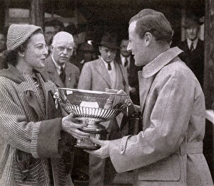 Images Dated 11th January 2019: Marchioness of Lansdowne presents cup to Harris St.John