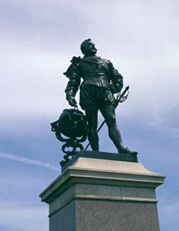 Memorial to Sir Francis Drake, Plymouth Hoe, Devon Memorial to Sir Francis Drake, Plymouth Hoe, Devon