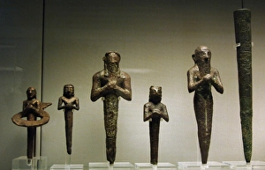 Mesopotamia. Foundation nails. 3rd Millenium BC. Bronze. Ir Mesopotamia. Foundation nails. 3rd Millenium BC. Bronze. Ir