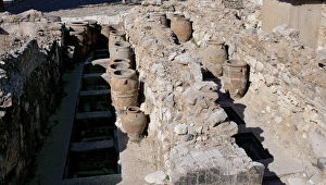 Minoan art. Palace of Knossos. Western stores. Pithoi or sto Minoan art. Palace of Knossos. Western stores. Pithoi or sto
