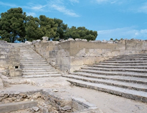 Minoan art. Palace of Phaistos. Bronze Age. View of the step Minoan art. Palace of Phaistos. Bronze Age. View of the step