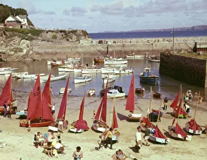 Holidaymakers Gallery: Mirror dinghies at Newquay, Cornwall