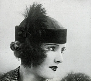Model wearing a version of the fex 1933 Model wearing a version of the fex 1933