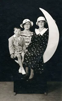 Mother, son and Aunt pop into the While U Wait Studios, Wellington Terrace Promenade Mother, son and Aunt pop into the While U Wait Studios, Wellington Terrace Promenade