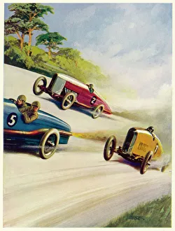 <b class=qtipBold><figcaption>Motor Racing in 1926</figcaption></b><br>Racing cars of 1926 : oddly, one car is carrying two people, the others only one. Evidently it was still optional.<br><em>© Mary Evans Picture Library</em> Motor Racing in 1926