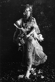 Mrs John Lavery as Botticellis Prima Vera at Picture Ball Mrs John Lavery as Botticellis Prima Vera at Picture Ball