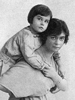 Mrs Lecky Pike (Olive Snell) and daughter Mrs Lecky Pike (Olive Snell) and daughter