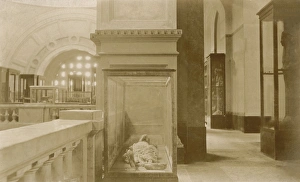Mummified body exhibited in the Egyptian Museum, Cairo Mummified body exhibited in the Egyptian Museum, Cairo