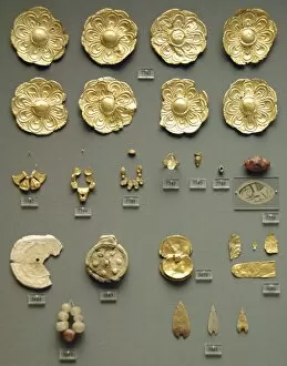 Images Dated 14th June 2007: Mycenaean art. Set of gold pieces among which eight rosettes