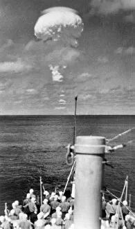 Naval personnel watch H-bomb test, Malden Island Naval personnel watch H-bomb test, Malden Island