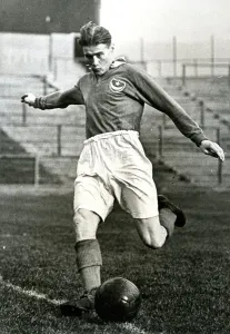 Prints of James William (Jimmy). Dickinson (1925-1982), Portsmouth FC and England footballer. 20th century Portsmouth Prints: Jimmy Dickinson Print - Portsmouth FC and England Footballer
