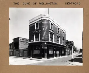 London Boozer Photographs Prints: Photograph of Duke Of Wellington PH, Deptford, London