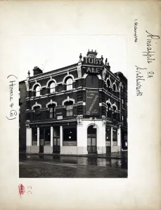 Vintage London Pubs Prints: Photograph of Pineapple PH, Southwark, London