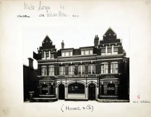 Pub Prints: Photograph of Swan Inn, Old Charlton, London Print