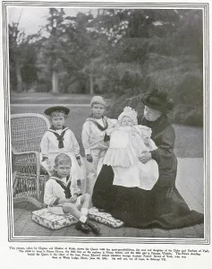 The Queen Mother Prints: Queen Victoria with Grandchildren, 1900 Print