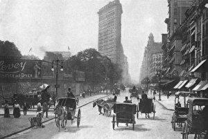 <b class=qtipBold><figcaption>New York/5th Avenue 1906</figcaption></b><br>New York: Fifth Avenue<br><em>© Mary Evans Picture Library</em> New York/5th Avenue 1906