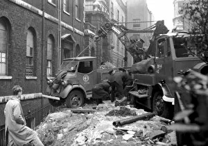 Accidents and Crashes Gallery: NFS London Region lorry driven into basement area, WW2