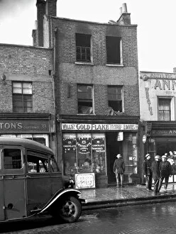Islington Gallery: NFS (London Region) ordinary fire in Islington, WW2