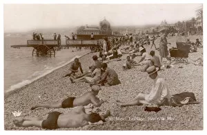Images Dated 10th January 2017: Nice Beach Postcard - 1920
